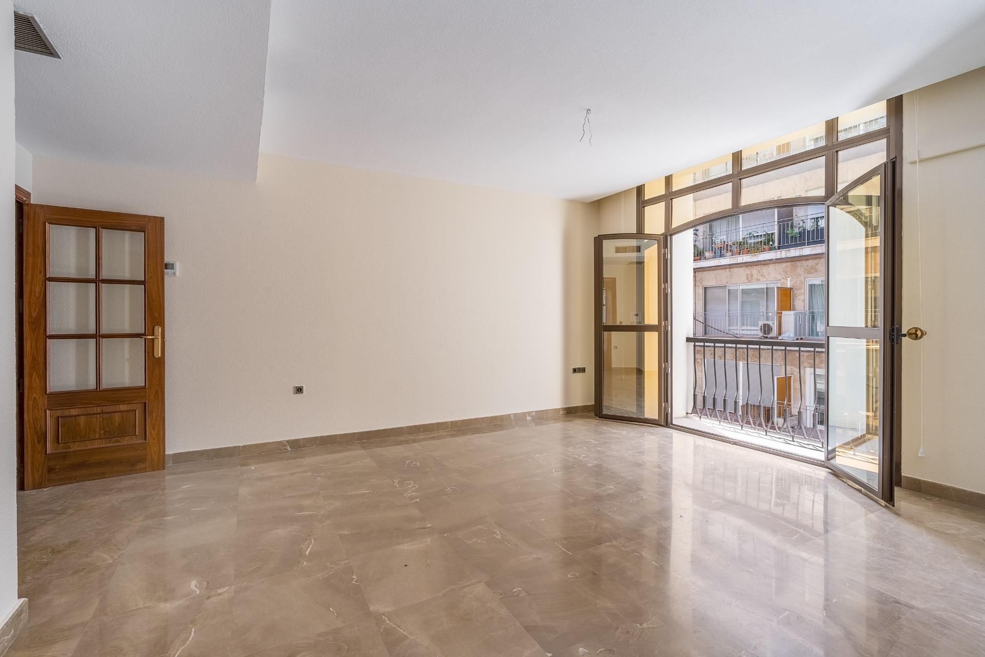 Pis en venda en  Granada Capital amb Aire condicionat, Calefacció i Balcó