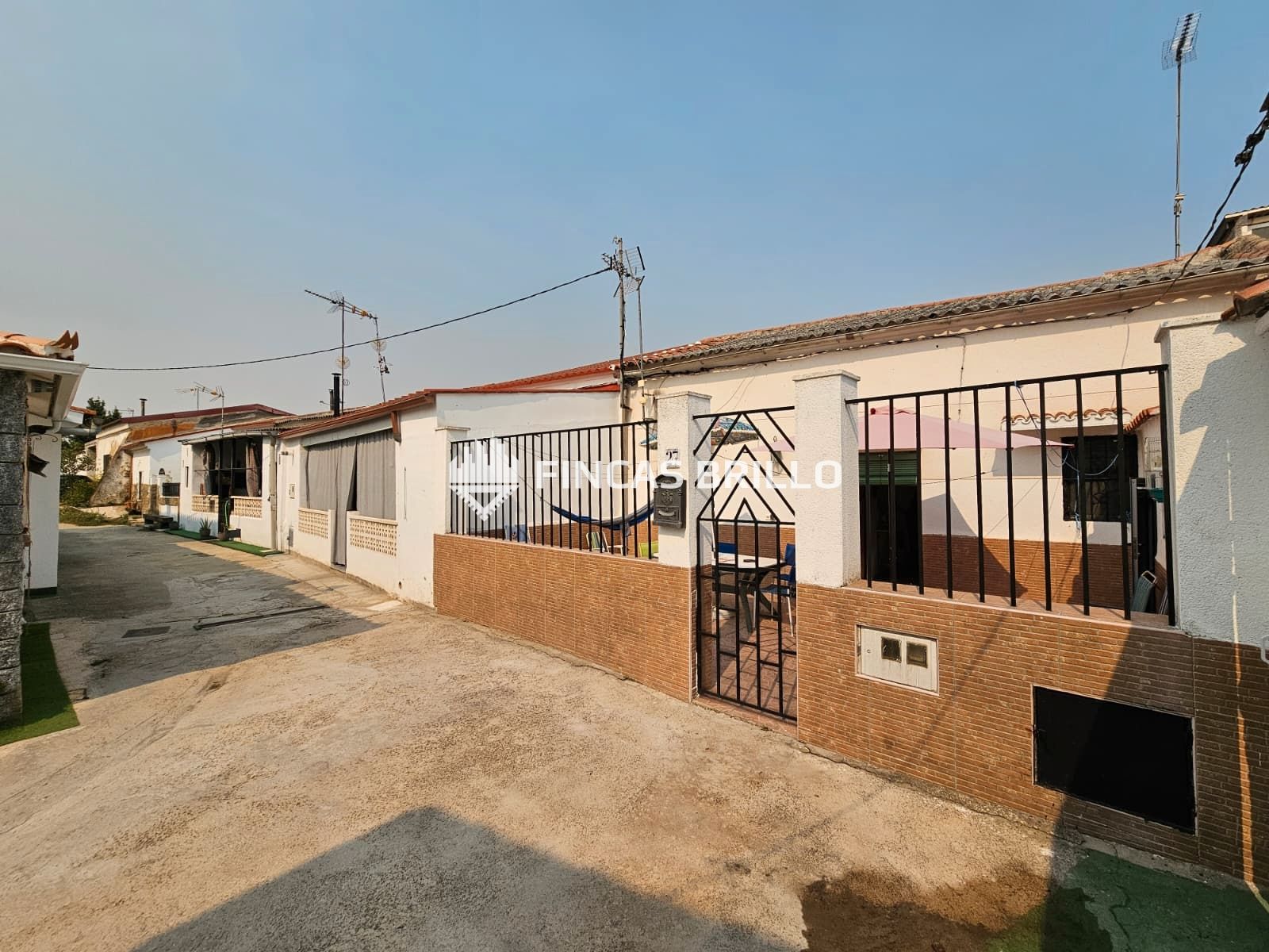 Vista exterior de Casa o chalet en venta en Cáceres Capital con Trastero y Amueblado