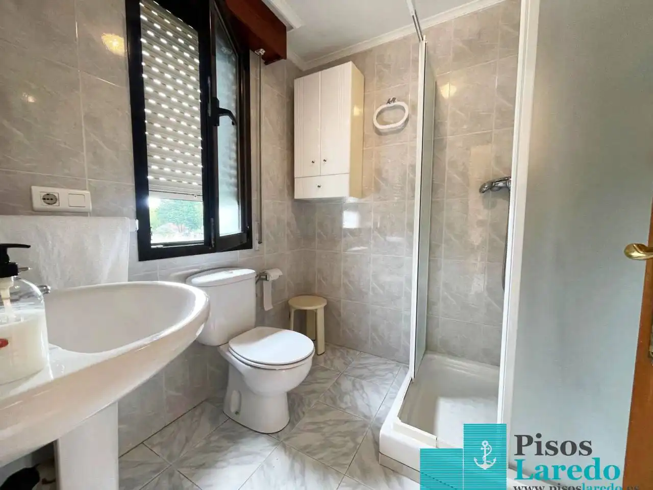 Bathroom of Houses for sale in Argoños   with Heating, Private garden and Parquet flooring