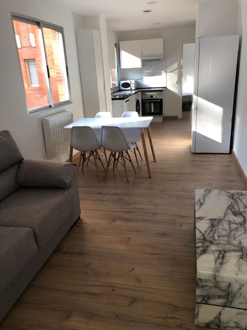Dining room of Apartment to rent in Valladolid Capital  with Heating, Oven and Washing machine
