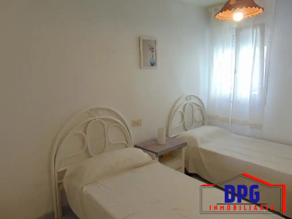 Habitación de Dúplex en venta en Garrucha con Aire acondicionado, Terraza y Amueblado