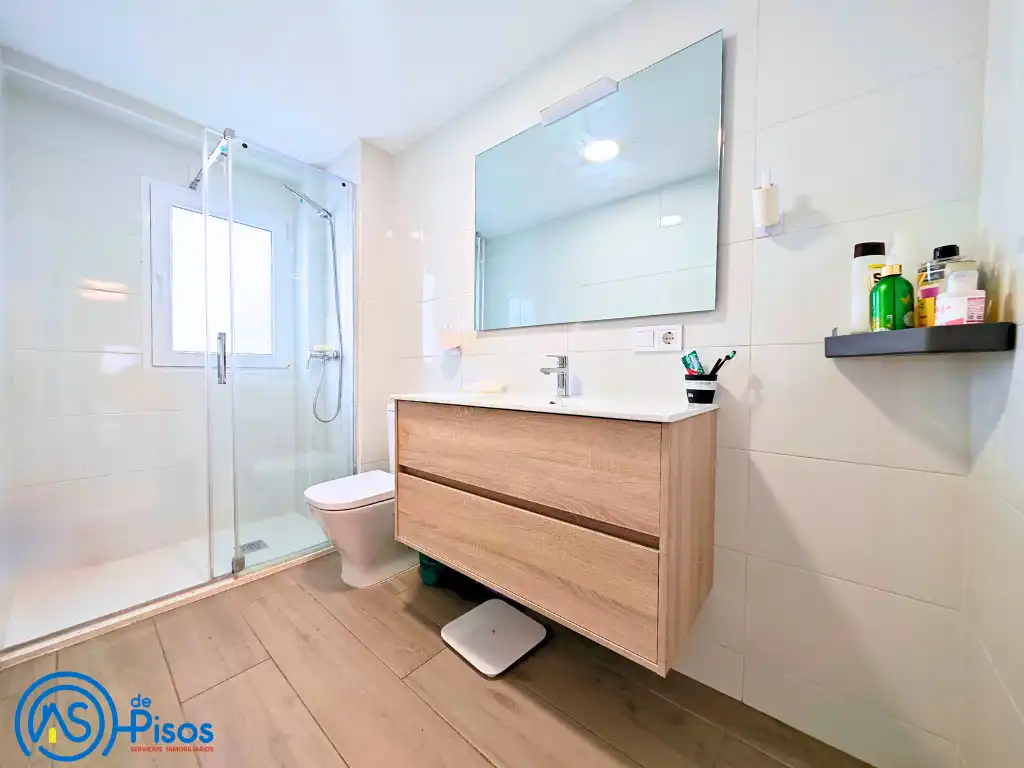 Bathroom of Flat for rent in Zaragoza  with Air Conditioner, Heating and Parquet flooring