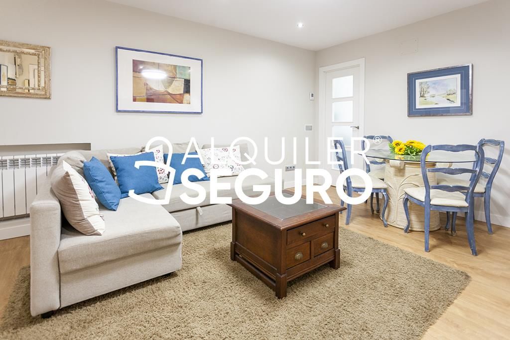Sala de estar de Piso de alquiler en  Madrid Capital con Calefacción y Amueblado