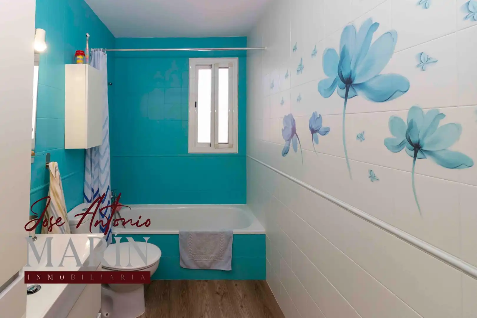 Baño de Casa adosada en venta en Badajoz con Aire acondicionado, Calefacción y Trastero