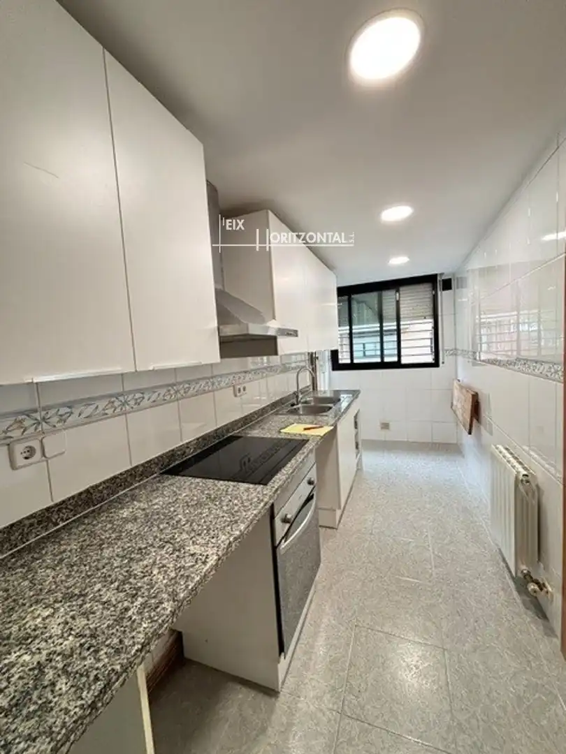 Kitchen of Flat for rent in Sabadell  with Heating