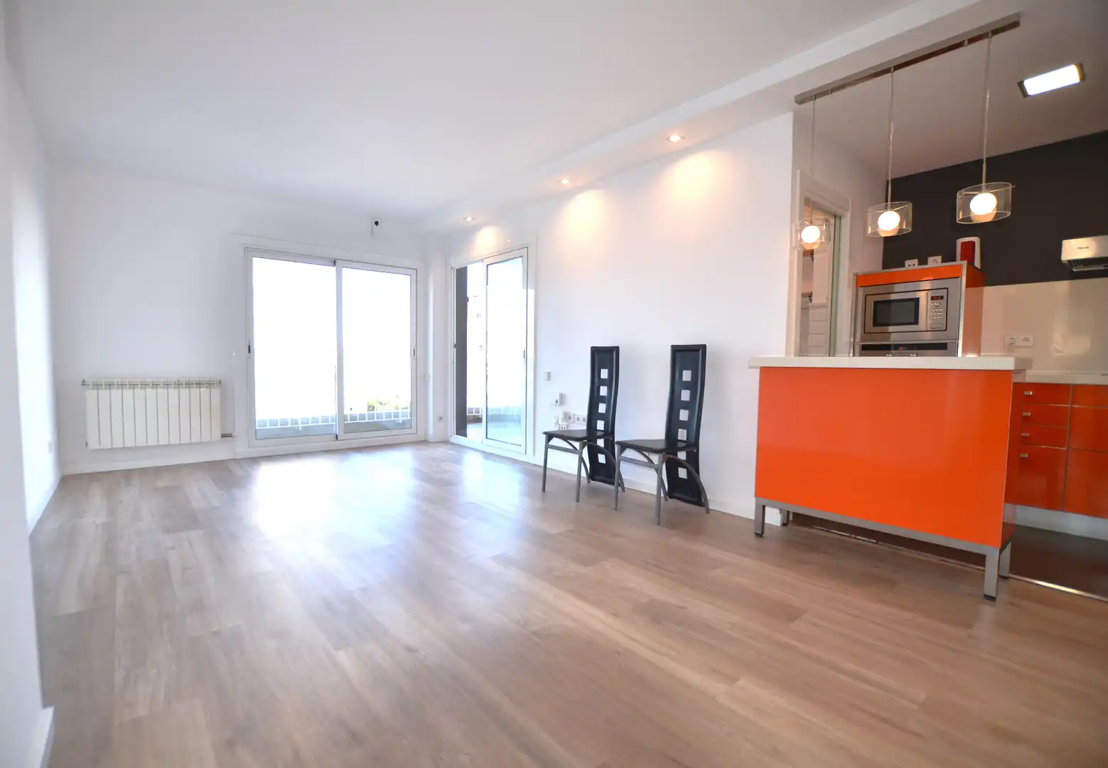 Sala de estar de Piso en venta en Montgat con Calefacción, Parquet y Horno