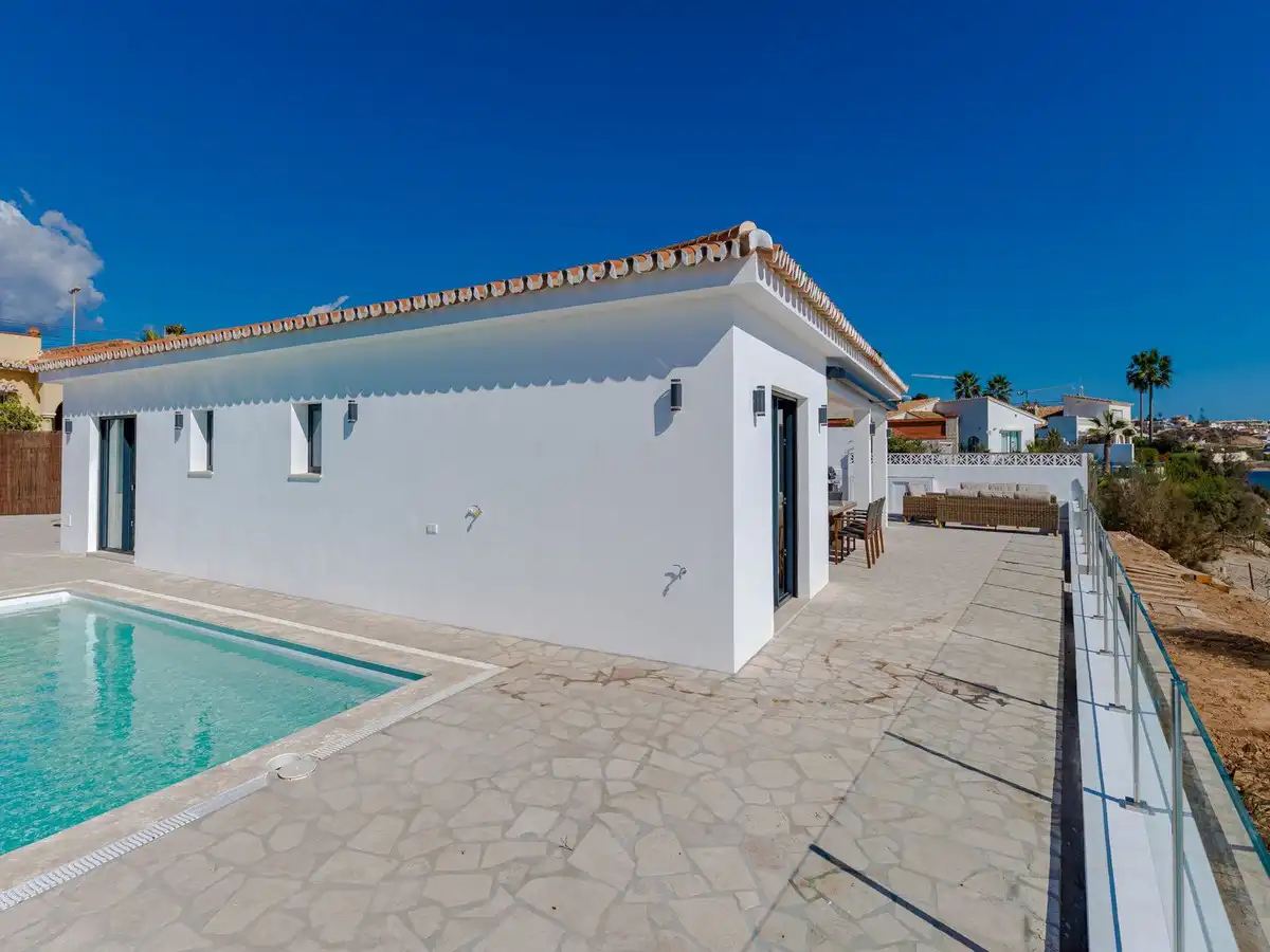 Villa mit Pool zum Verkauf in Calle Reina Fabiola, imagen 9