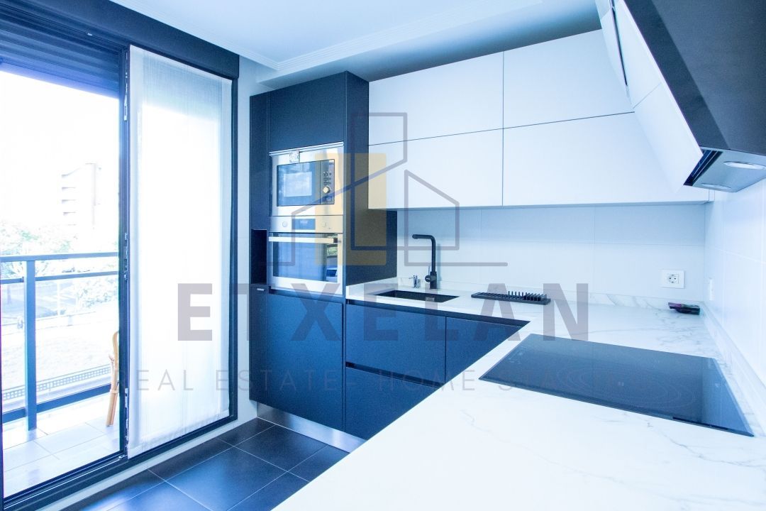 Cuina de Pis en venda en Durango amb Calefacció, Traster i Moblat