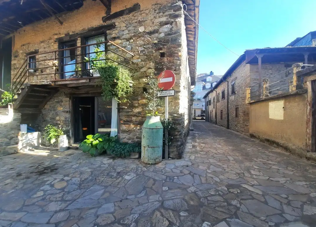 Exterior view of Country homes for sale in Cacabelos  with Furnished, Balcony and Internet
