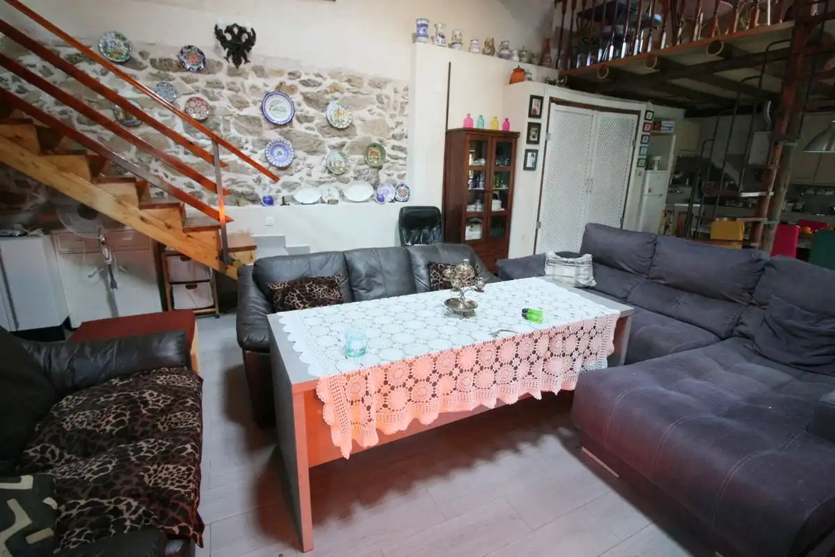 Sala d'estar de Finca rústica en venda en Santa Cruz del Valle amb Internet