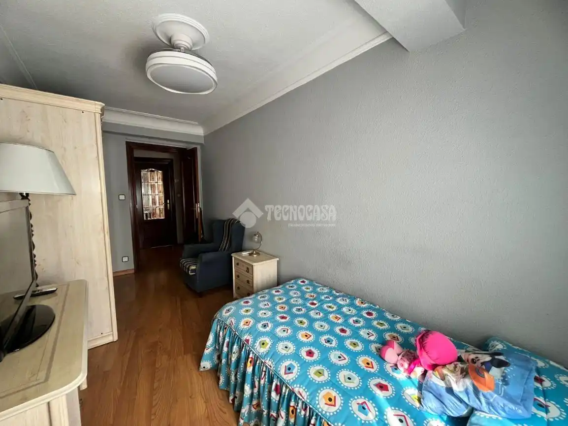 Bedroom of Flat for sale in Zaragoza  with Storage room