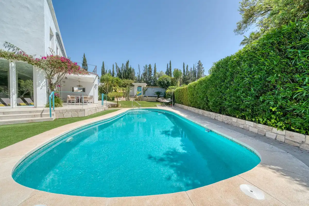 Swimming pool of Houses for sale in Marbella  with Air Conditioner, Private garden and Terrace