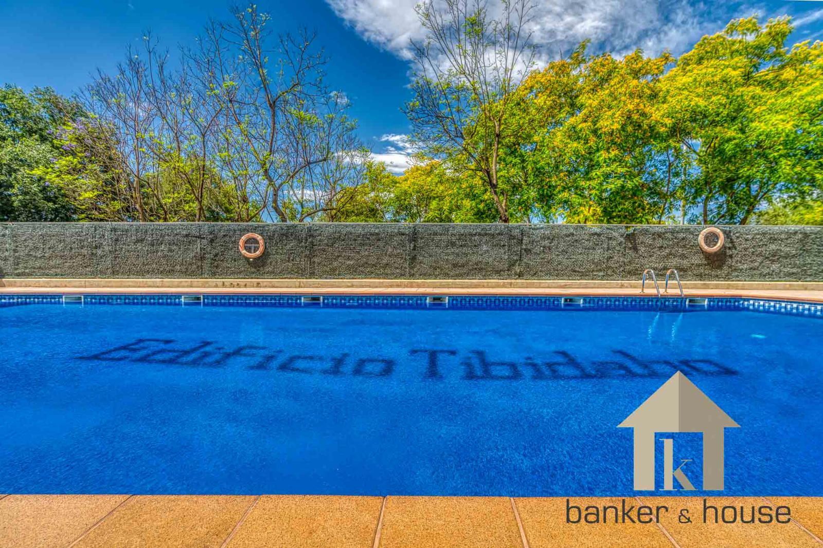 Swimming pool of Flat for sale in Cerdanyola del Vallès  with Air Conditioner, Heating and Terrace