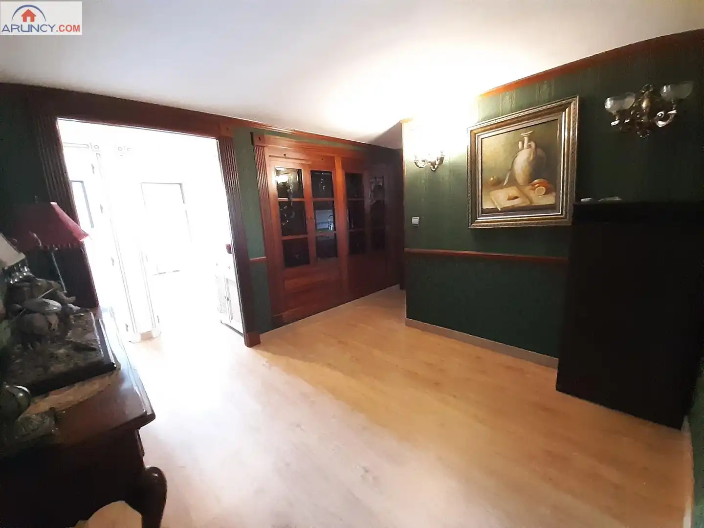 Wohnung zur Miete in Sevilla mit Klimaanlage, Privatgarten und Parkett
