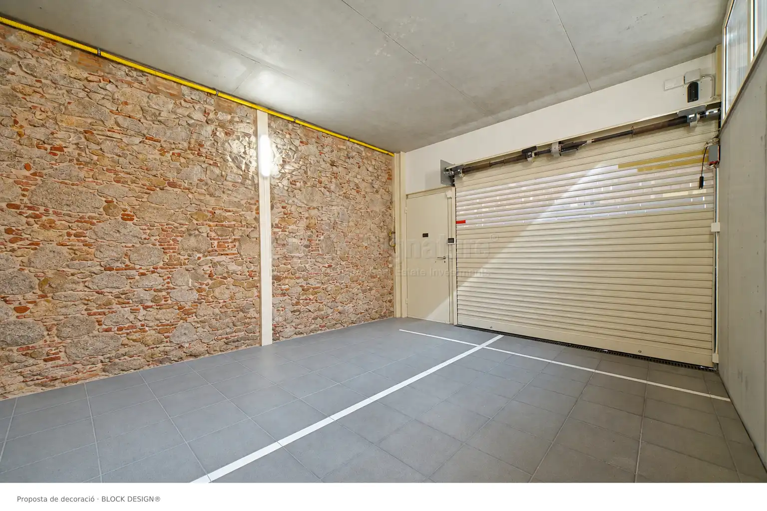 Aparcament de Casa adosada en venda en Mataró amb Aire condicionat, Jardí privat i Parquet