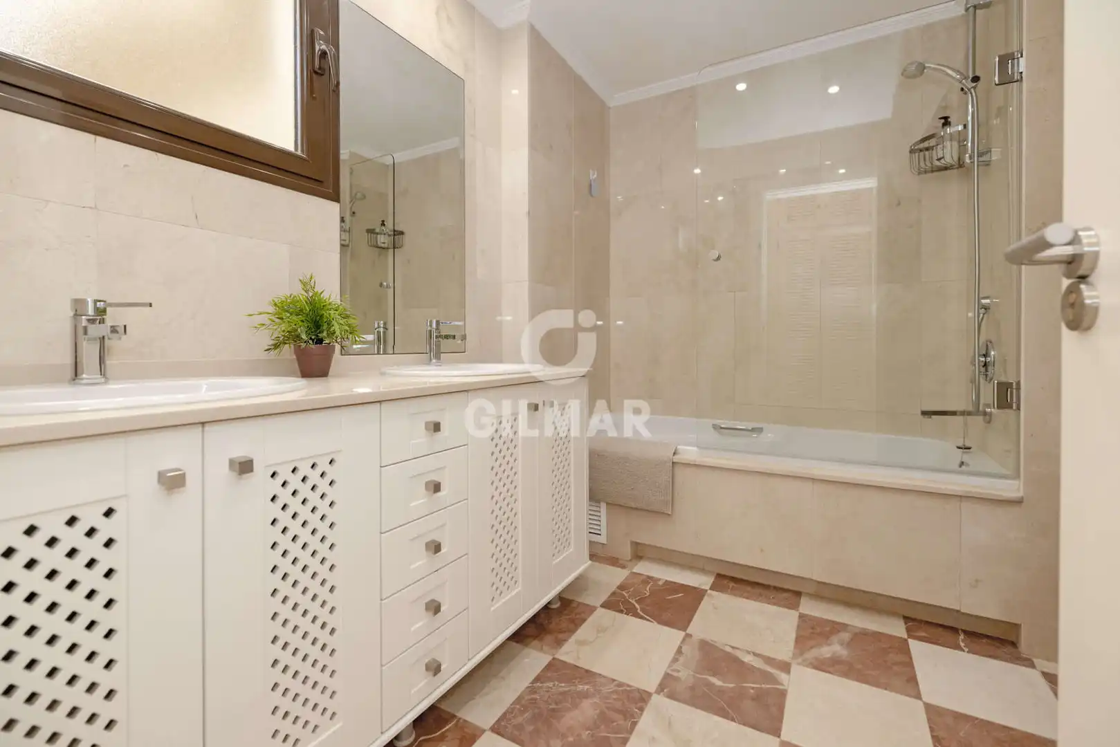 Appartamento con terrazza in vendita a Puerto de Sotogrande - La Marina, imagen 25