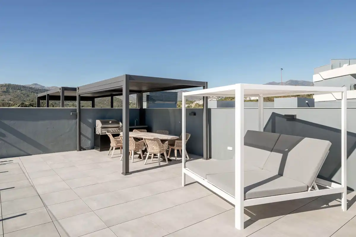 Penthouse with pool for sale in Selwo, imagen 14