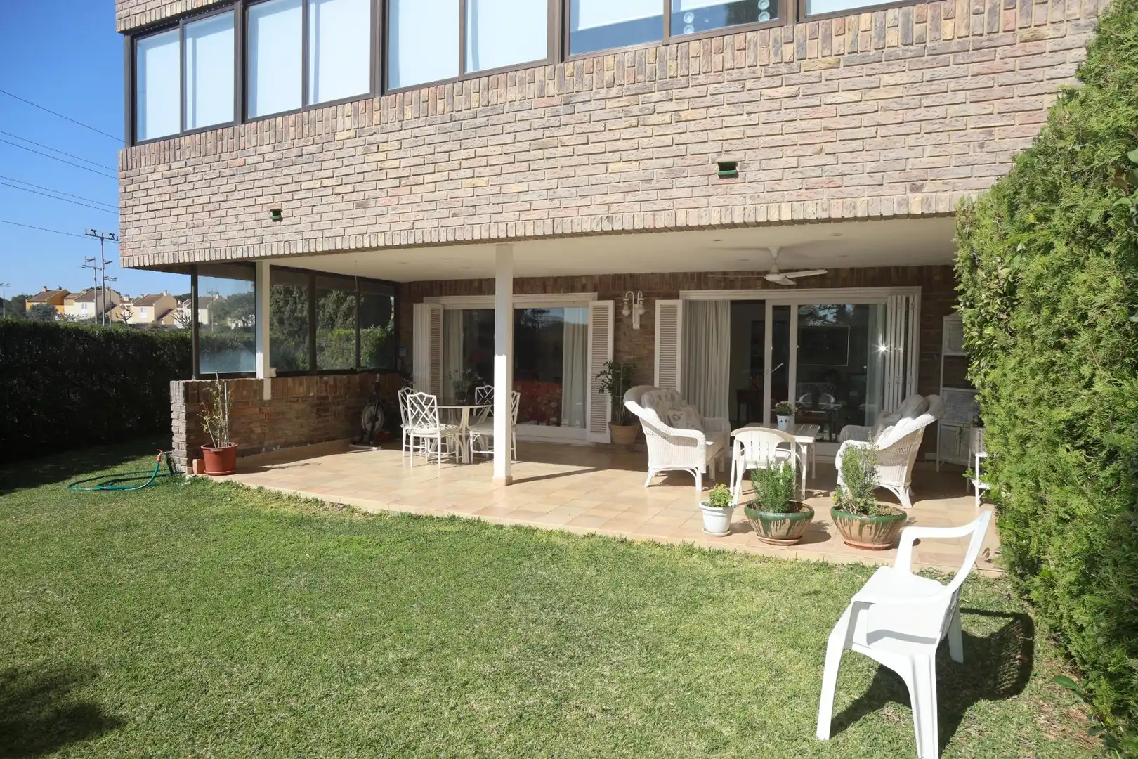 Terrasse von Erdgeschoss zur Miete in Rocafort mit Klimaanlage, Heizung und Möbliert
