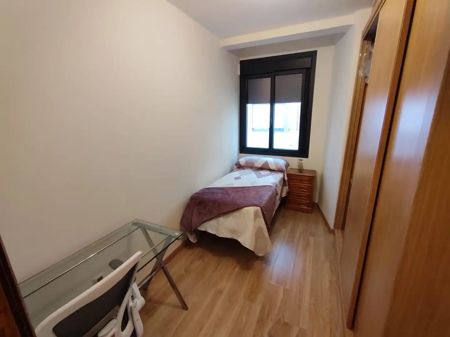 Bedroom of Flat for rent in Vigo   with Heating, Furnished and Oven