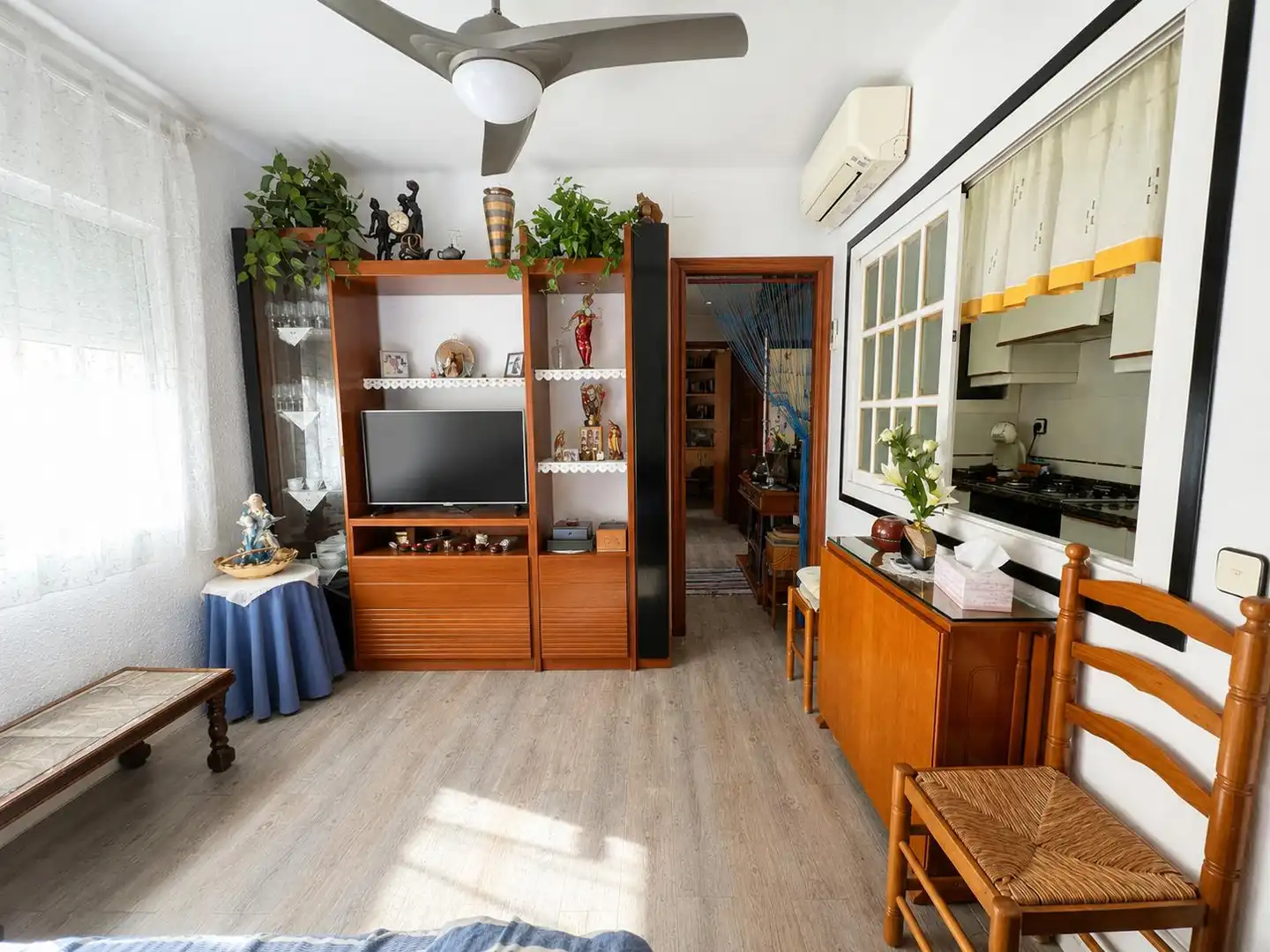 Living room of Flat for sale in El Masnou  with Air Conditioner, Storage room and Oven