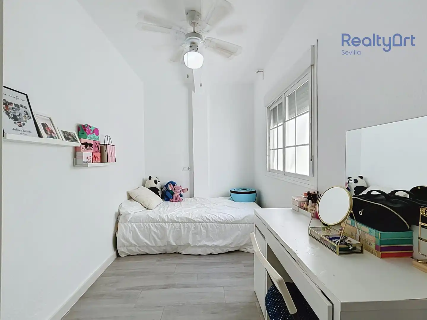 Habitación de Piso en venta en Sevilla con Aire acondicionado, Calefacción y Terraza