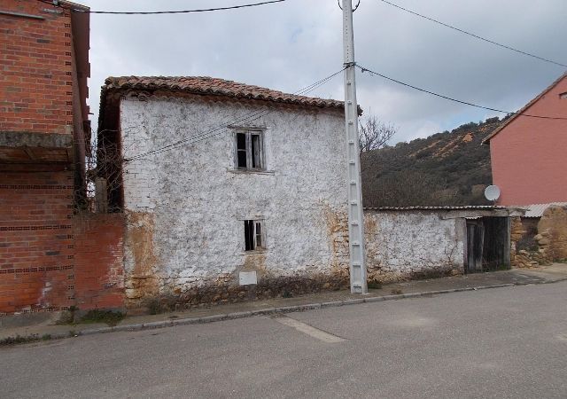 Vista exterior de Nau industrial en venda en Las Omañas 