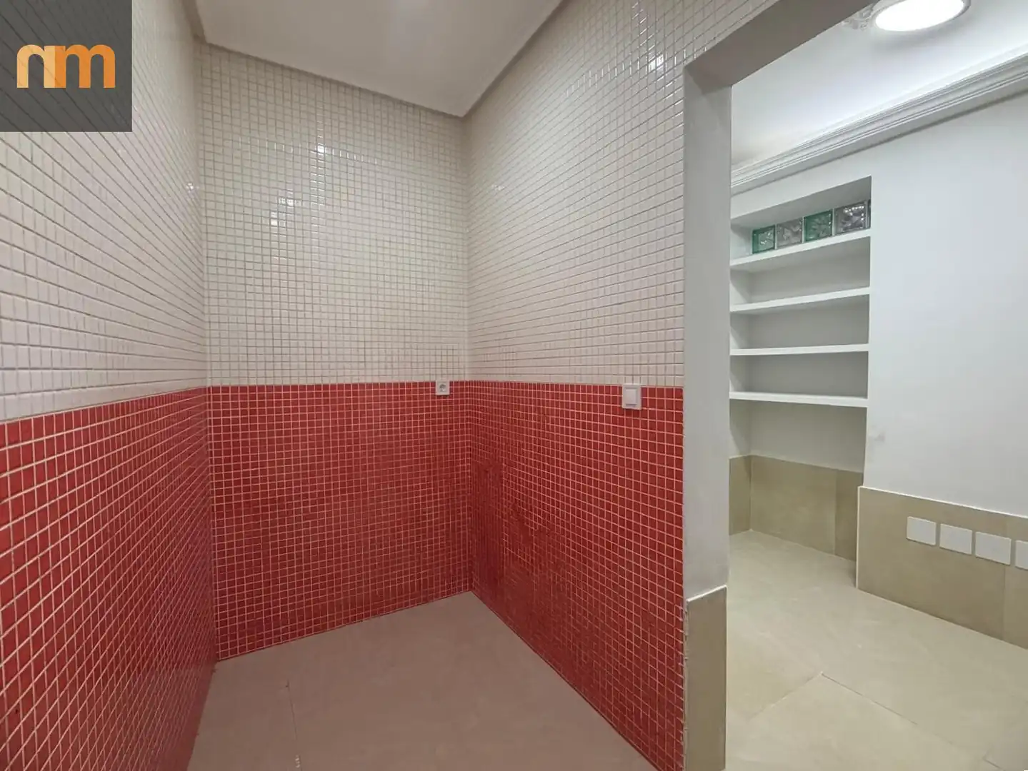 Bathroom of Ground floor for sale in Madrid  with Air Conditioner and Heating