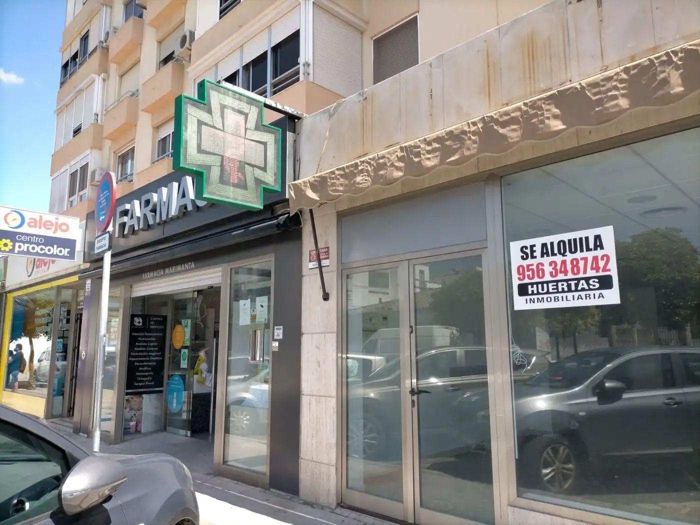 Local comercial de lloguer a Calle Diego Fernandez Herrera