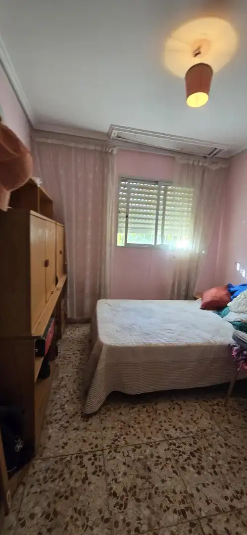 Dormitori de Casa o xalet en venda en Llíria amb Terrassa i Piscina comunitària