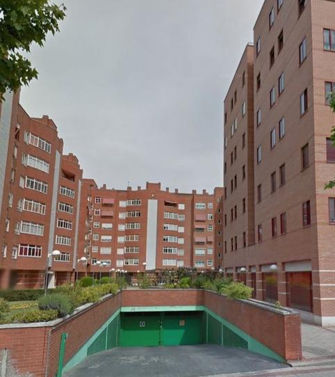 Photo 2 of Garage to rent in Calle Roble, 1, La Victoria - Puente Jardín, Valladolid Capital