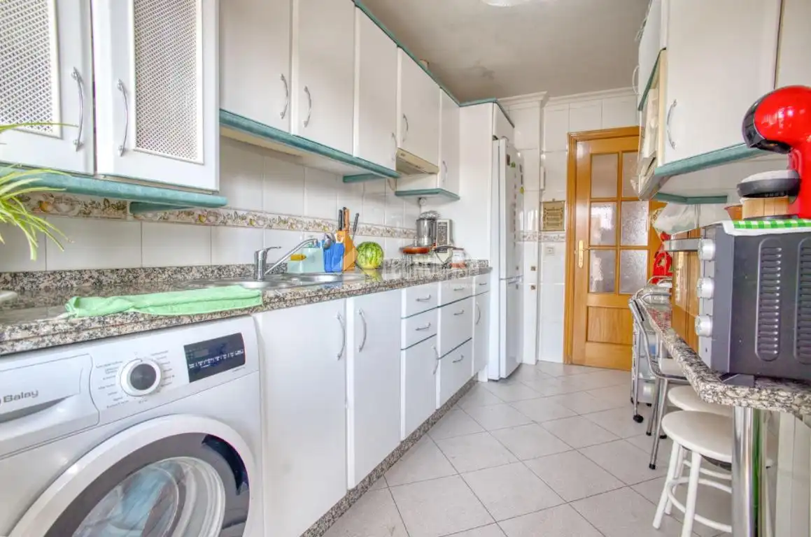 Kitchen of Flat for sale in Salamanca  with Heating and Balcony