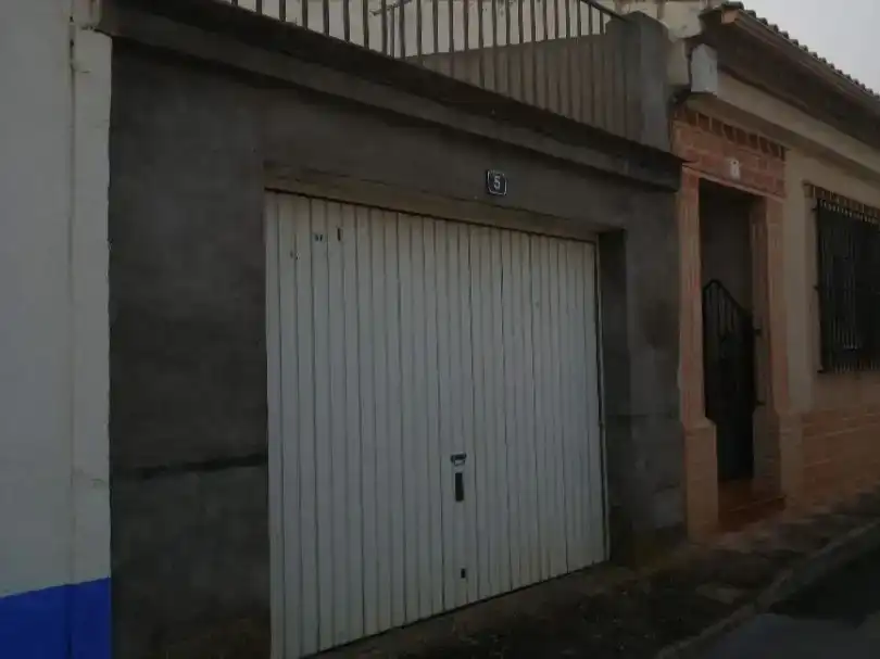 Parking de Casa adosada en venta en Puerto Lápice con Amueblado y Balcón