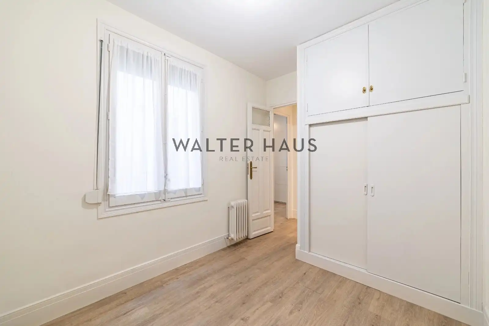 Bedroom of Flat for sale in Madrid  with Air Conditioner, Heating and Oven