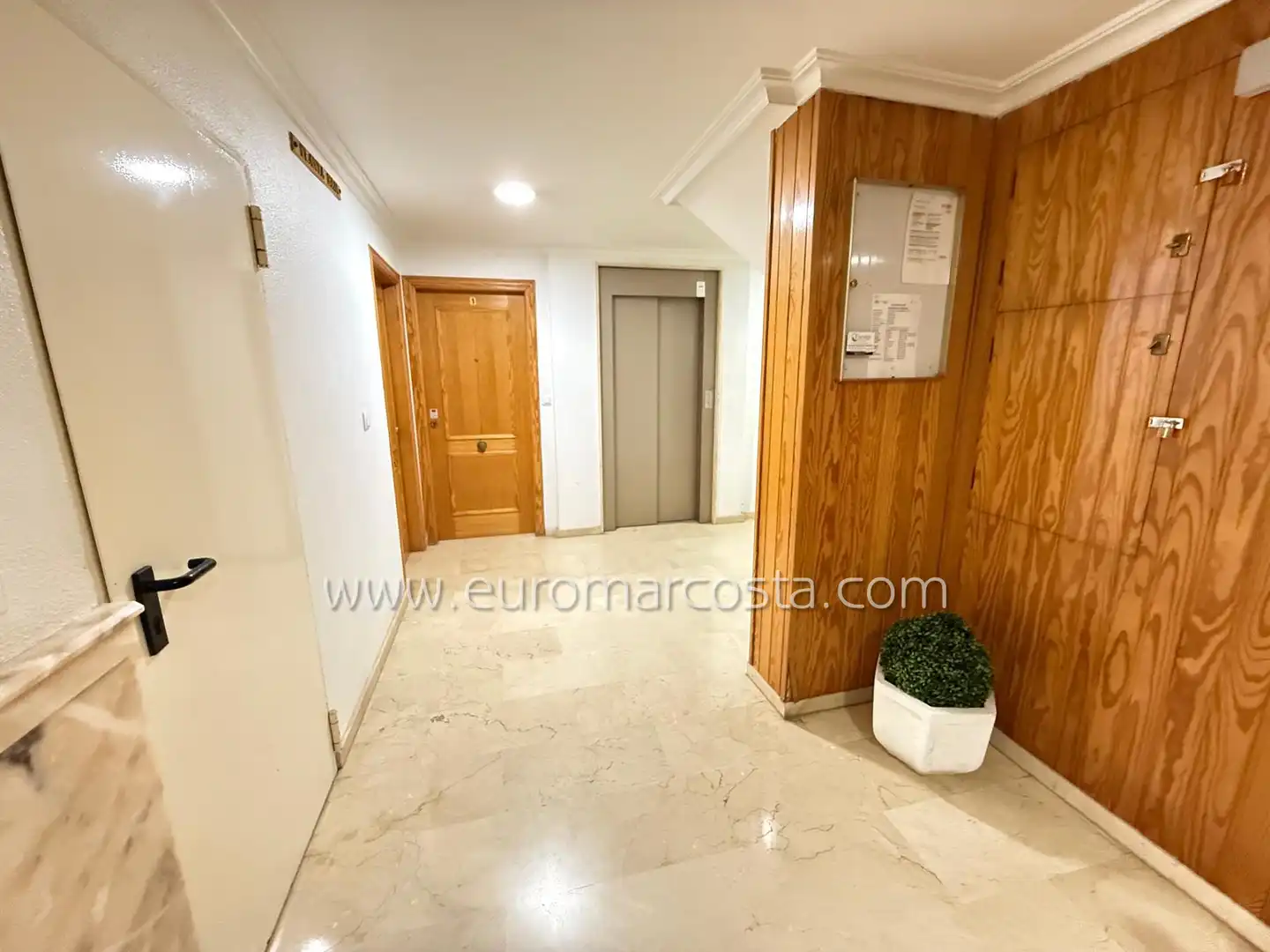 Piso con ascensor en venta en Avinguda de Cervantes, imagen 5