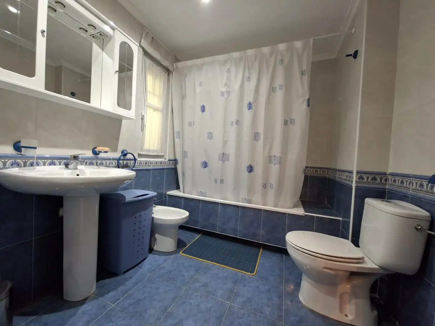Baño de Piso en venta en Suances con Calefacción, Terraza y Amueblado