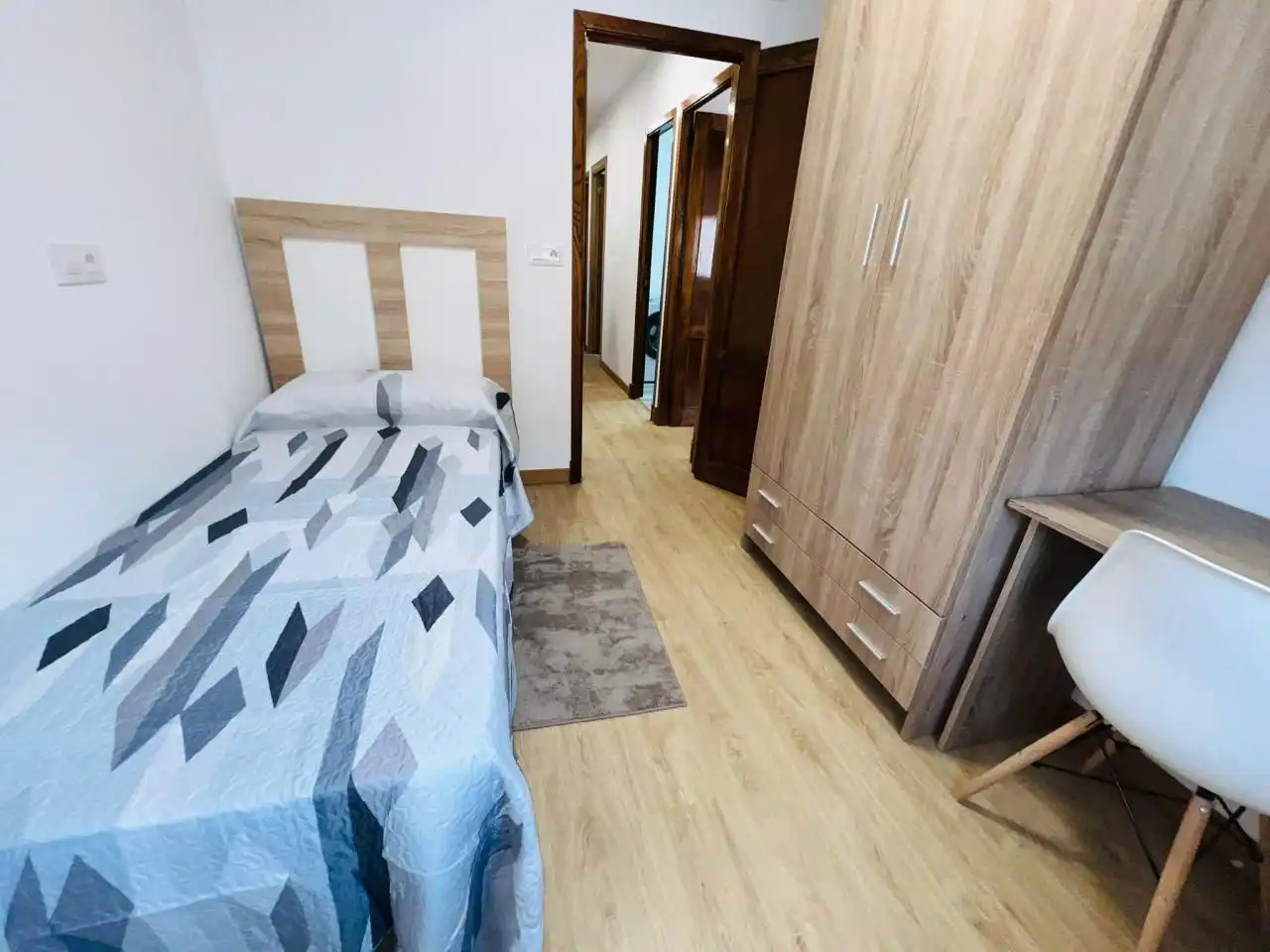Bedroom of Flat for share in Ourense Capital   with Heating, Furnished and Balcony