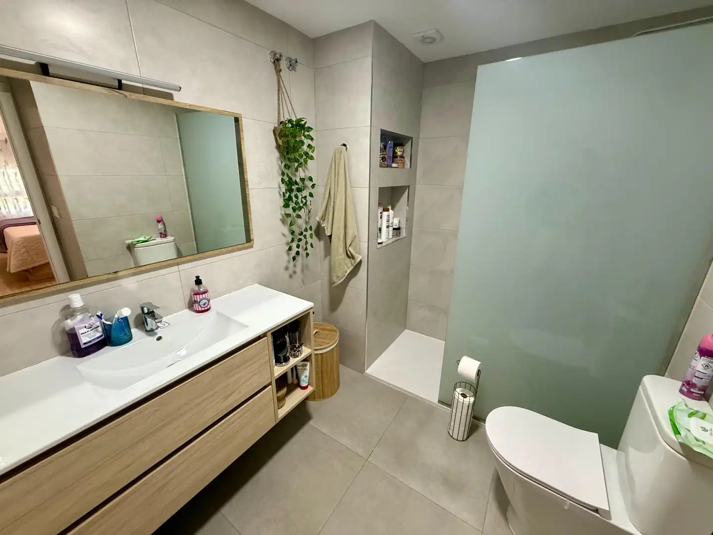 Baño de Piso en venta en Torrevieja con Calefacción, Terraza y Amueblado