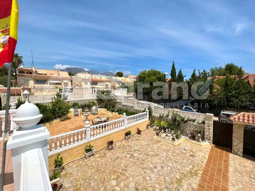 Vista exterior de Casa o chalet en venta en La Nucia con Aire acondicionado, Calefacción y Balcón