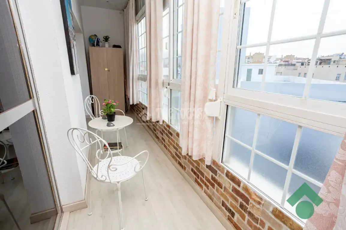 Bedroom of Flat for sale in Algeciras  with Terrace, Storage room and Furnished