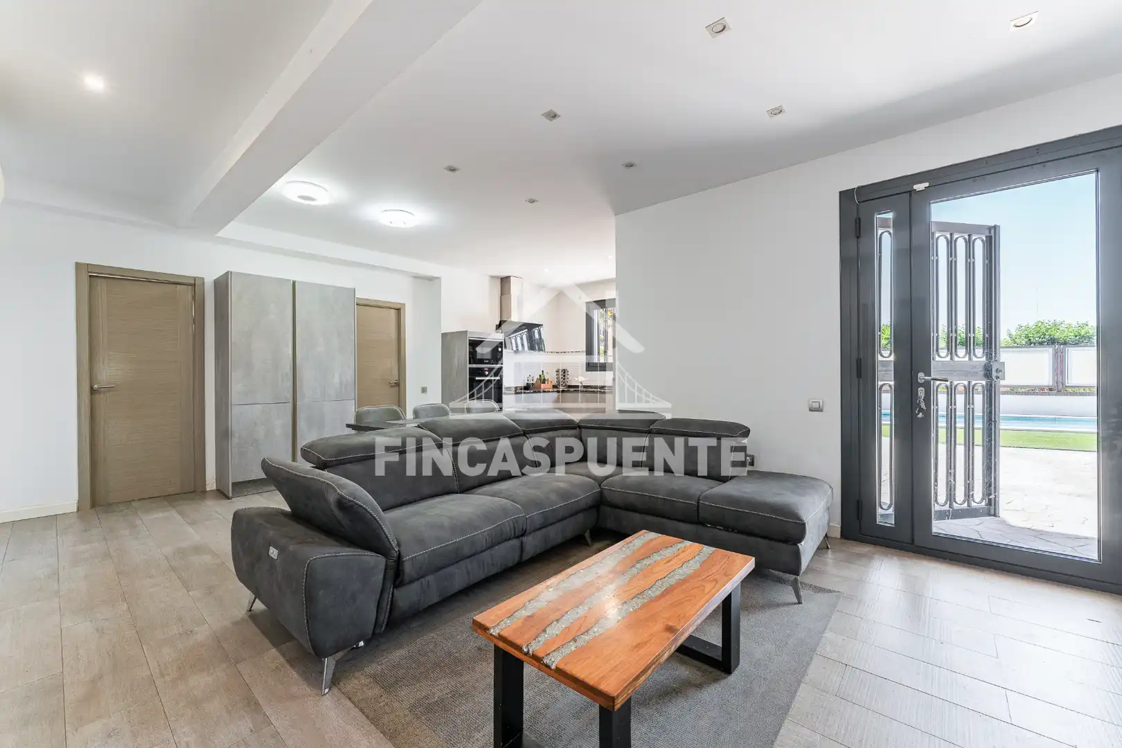 Sala de estar de Casa o chalet en venta en Tiana con Jardín privado, Terraza y Piscina