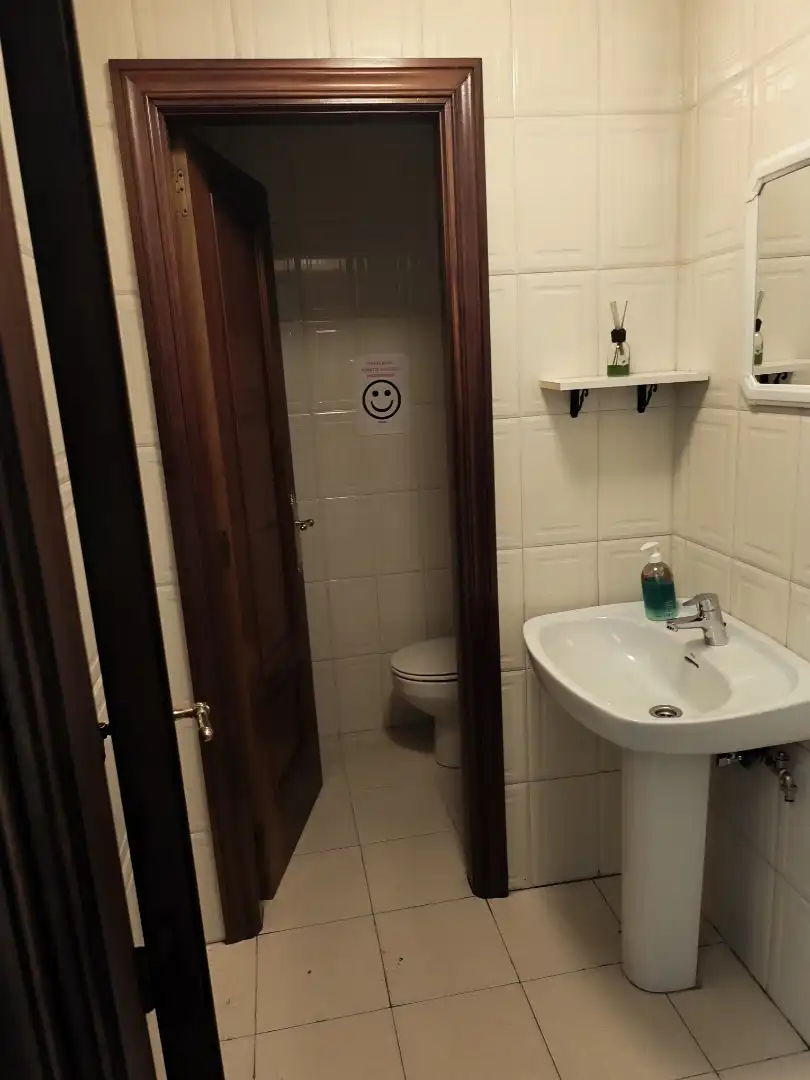 Bathroom of Office for rent in Galdakao