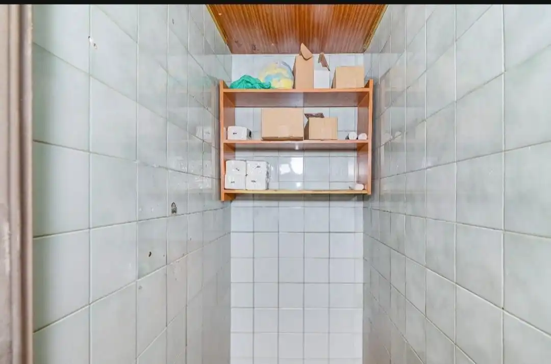 Badezimmer von Wohnungen zum Verkauf in Granada