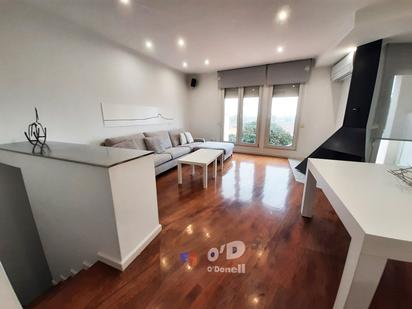 Living room of Flat for sale in Sant Boi de Llobregat  with Air Conditioner, Heating and Parquet flooring