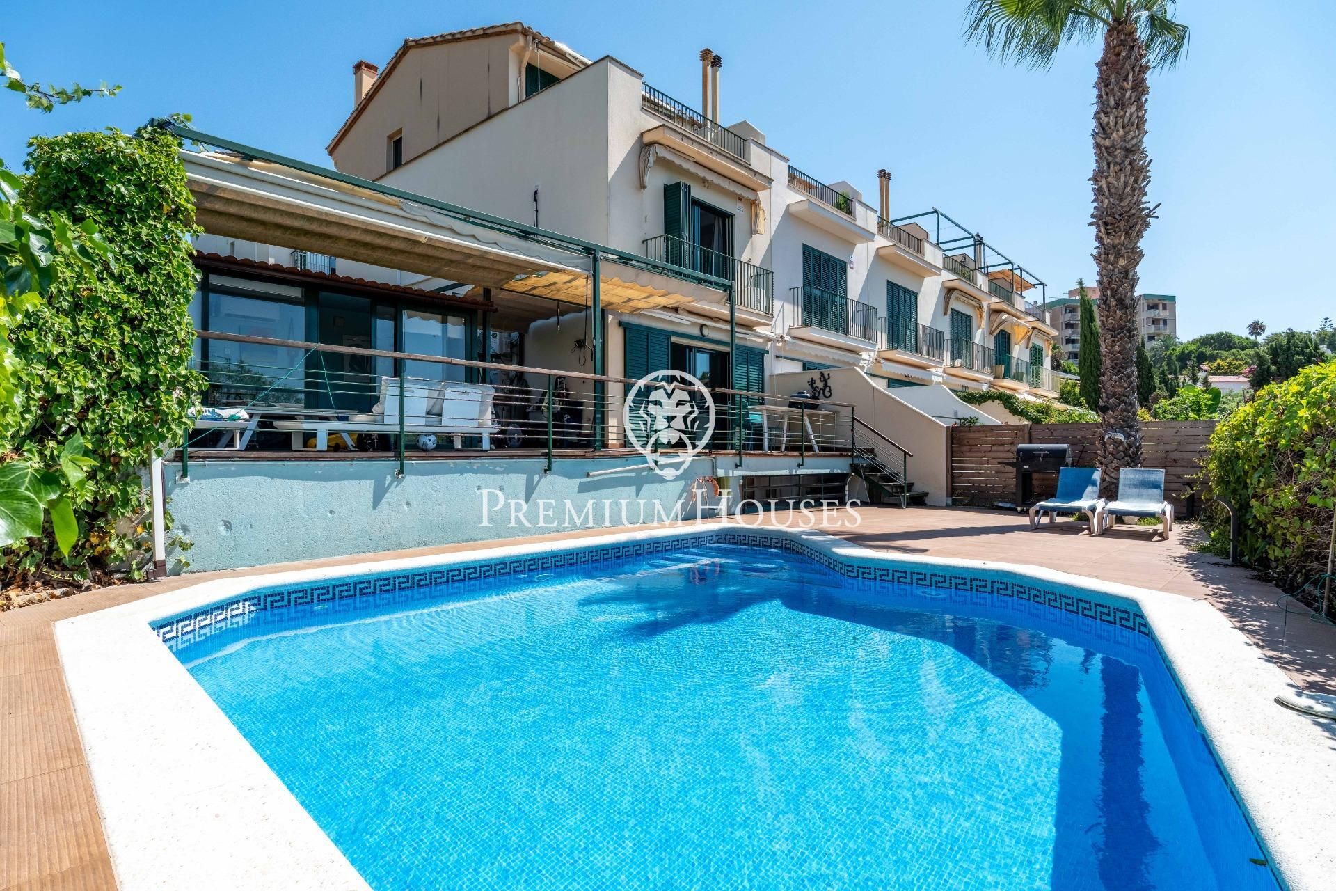 Swimming pool of Single-family semi-detached for sale in Sant Pere de Ribes  with Air Conditioner, Heating and Private garden