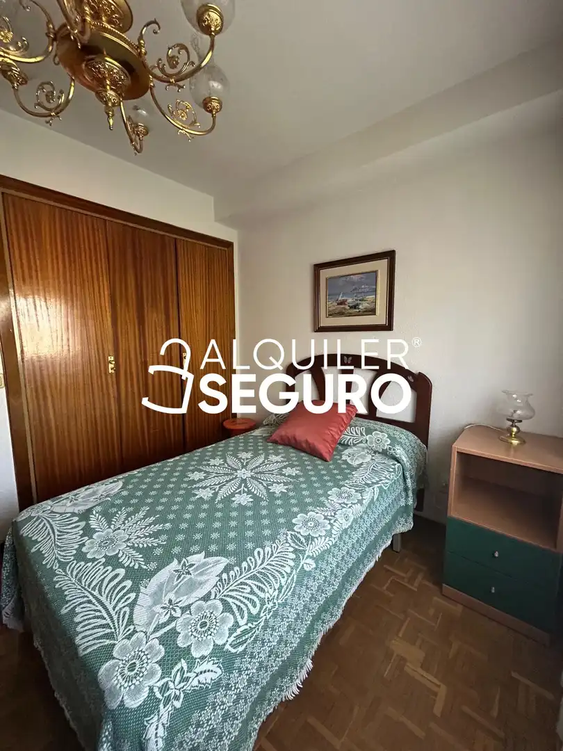 Schlafzimmer von Wohnung zur Miete in Alcalá de Henares mit Heizung, Terrasse und Möbliert