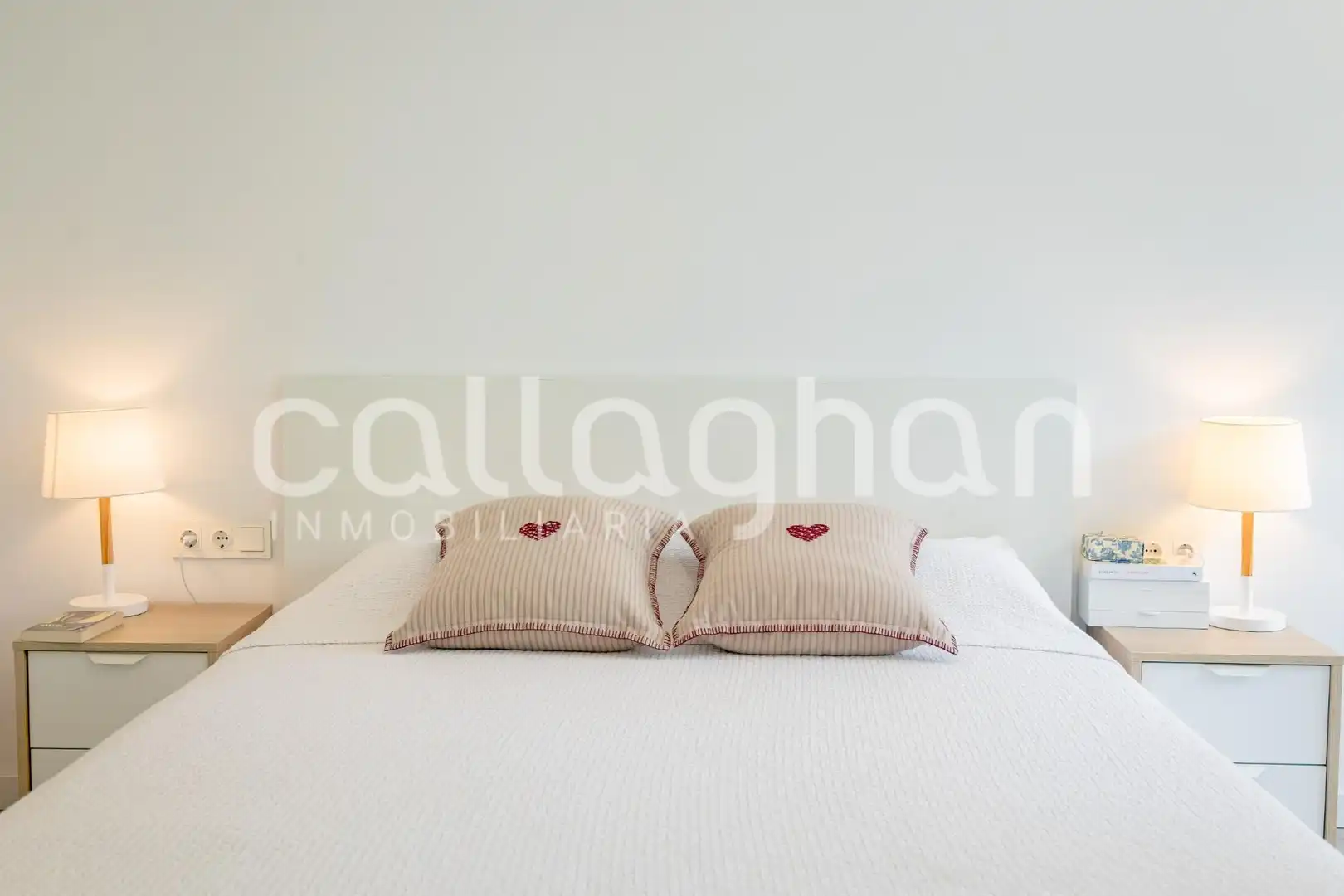 Habitación de Casa adosada en venta en Godella con Aire acondicionado, Calefacción y Jardín privado
