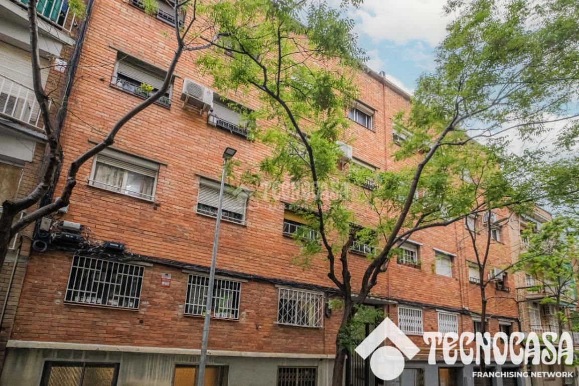 Exterior view of Flat for sale in Santa Coloma de Gramenet