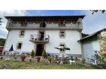 Casa amb jardí en venda a Calle noceco 1