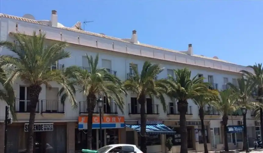 Gewerbefläche zum Verkauf in Avenida de Pescia 53