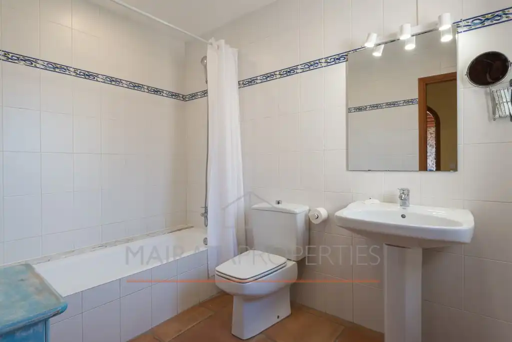 Bany de Finca rústica en venda en Felanitx amb Aire condicionat, Jardí privat i Terrassa